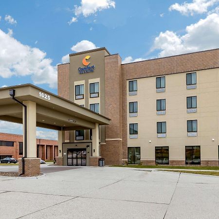 Comfort Inn & Suites West Des Moines Exterior photo