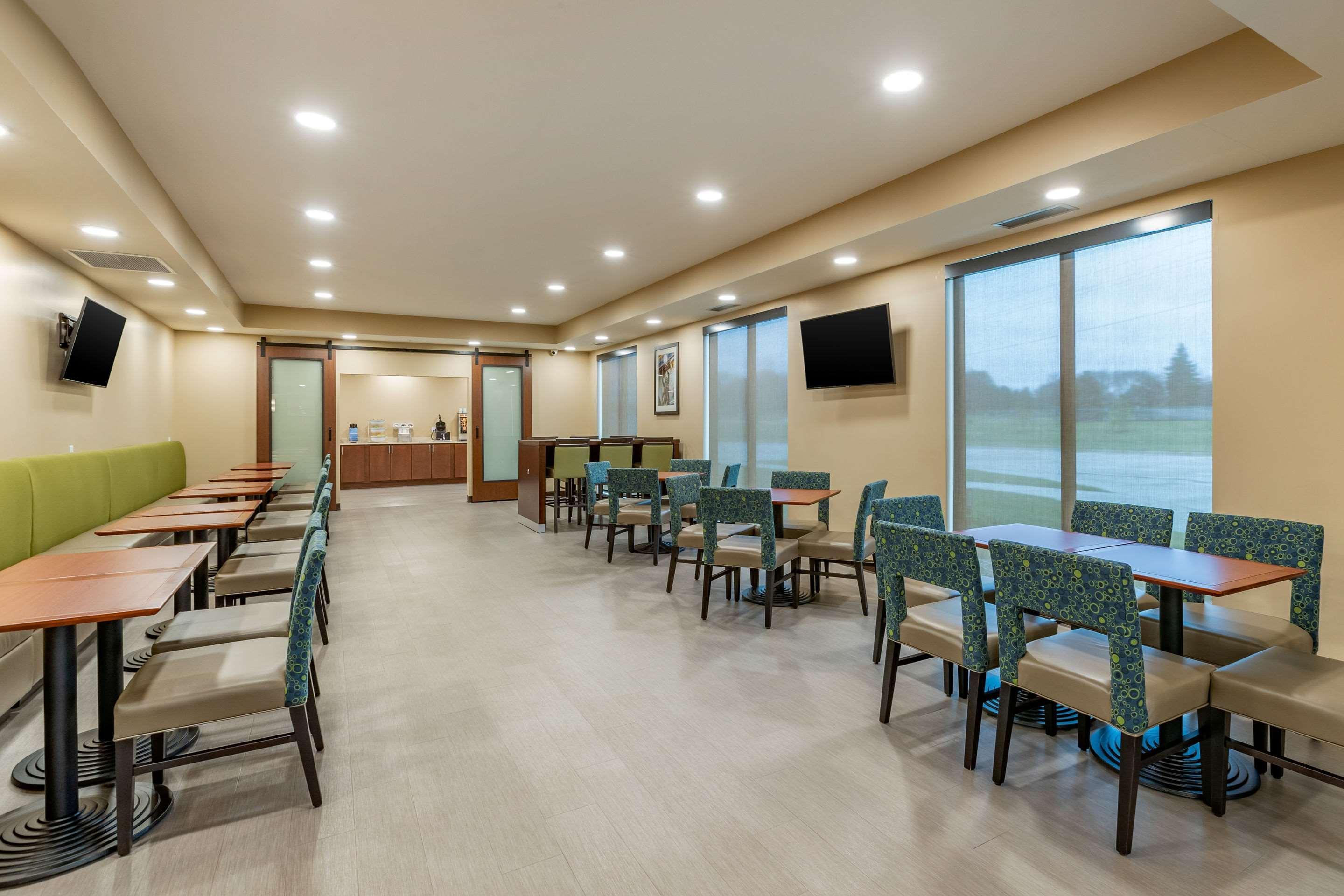 Comfort Inn & Suites West Des Moines Exterior photo